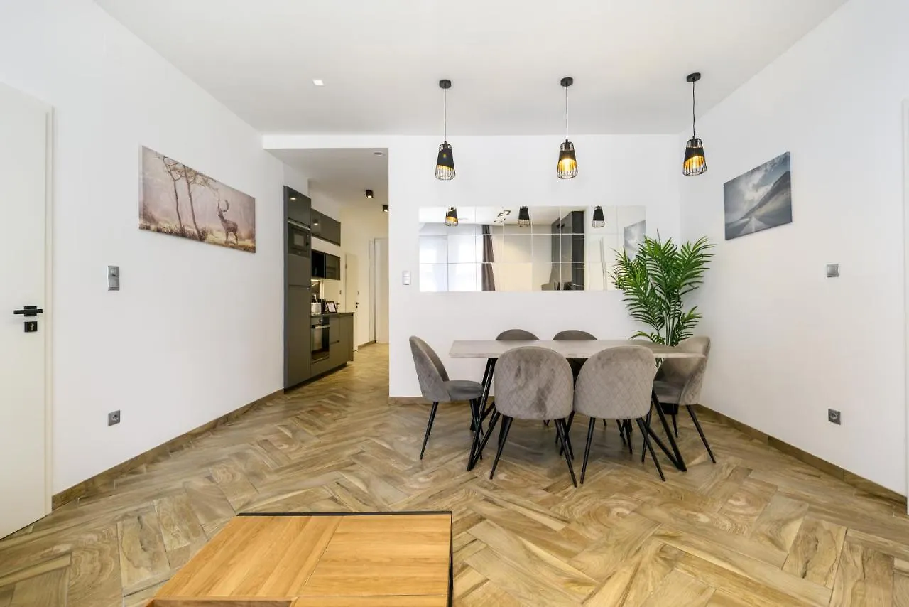 Lion 3Bedroom Apartment In Hear Of City Budapest