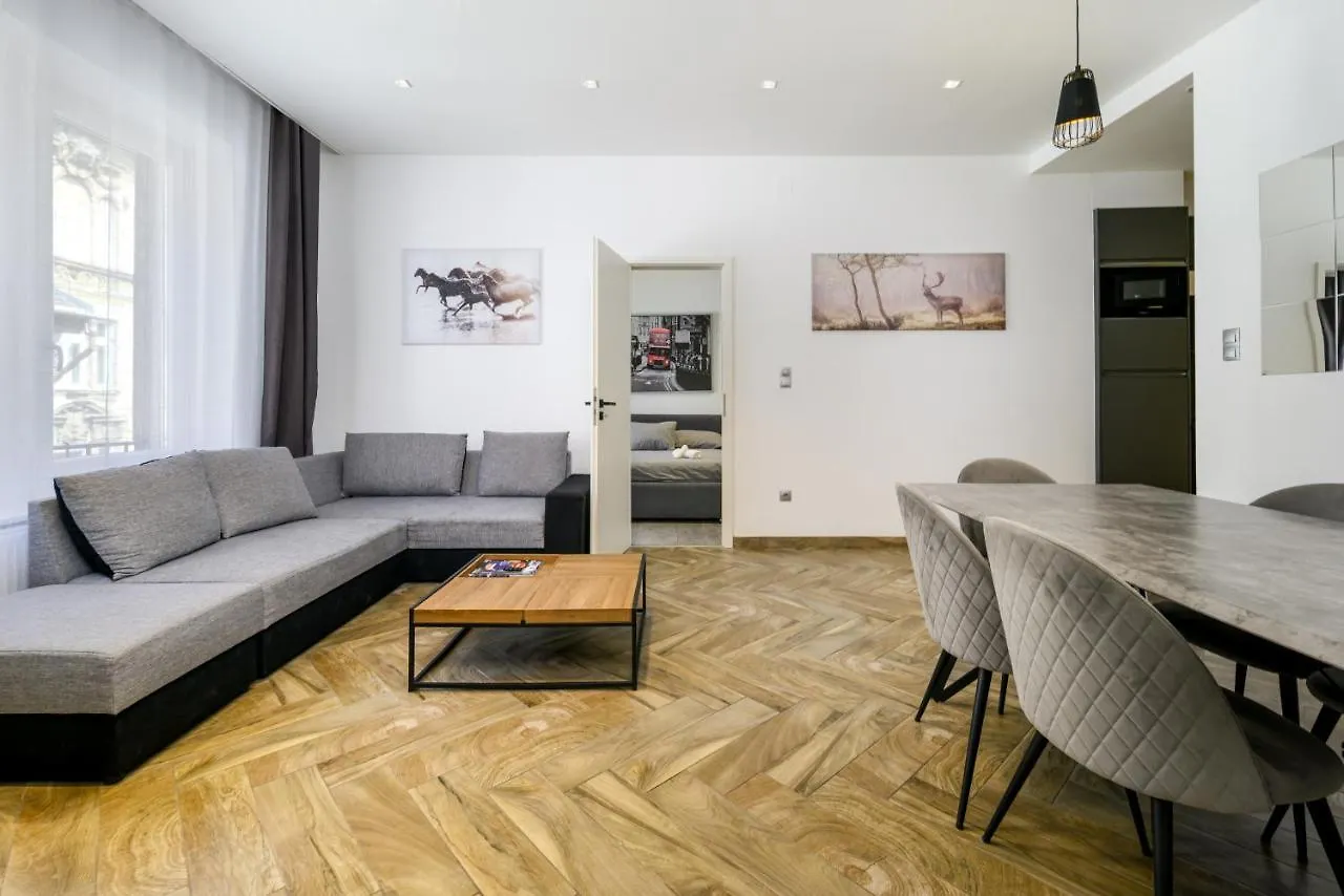 Lion 3Bedroom Apartment In Hear Of City Budapest 0*,