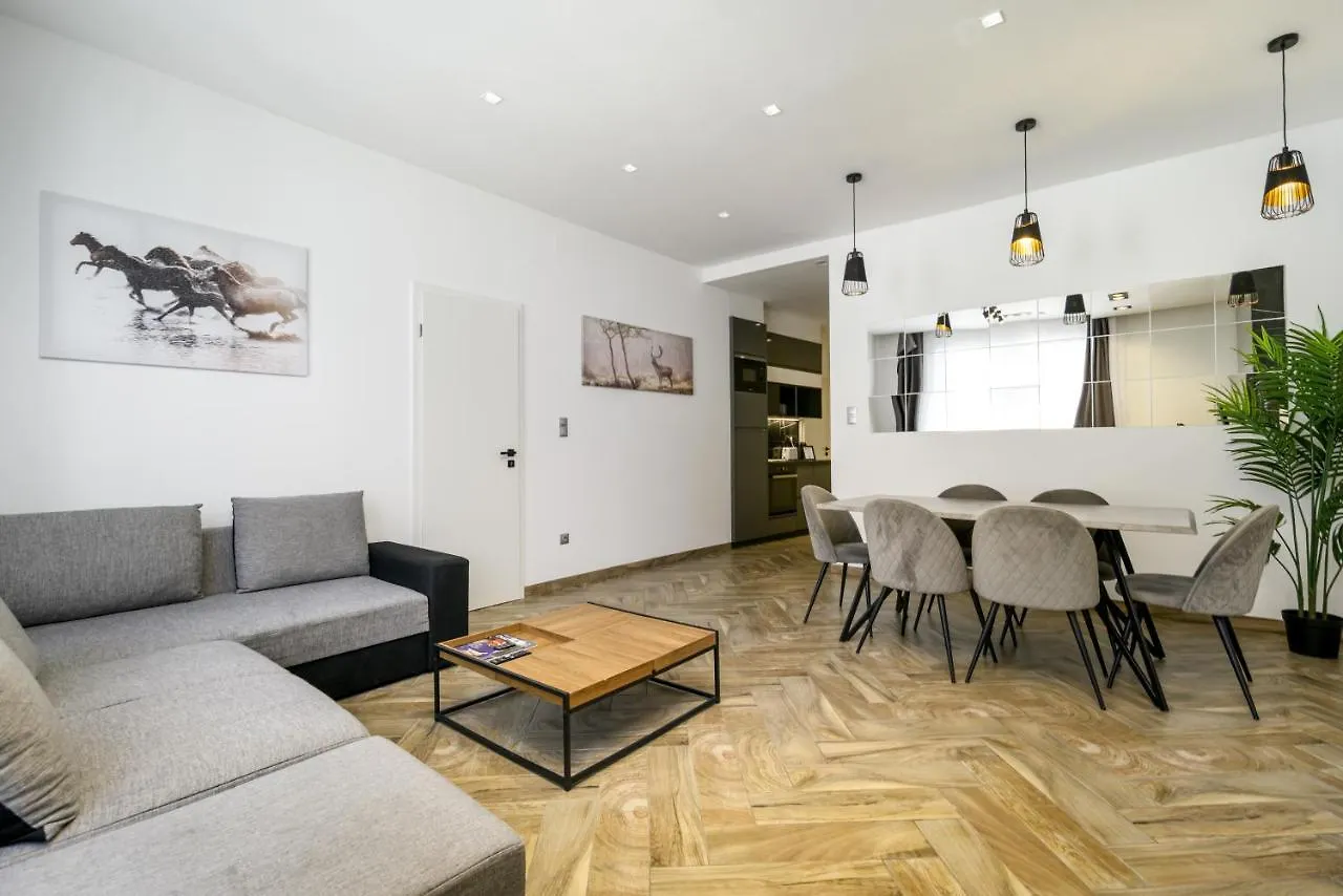 Lion 3Bedroom Apartment In Hear Of City Budapest