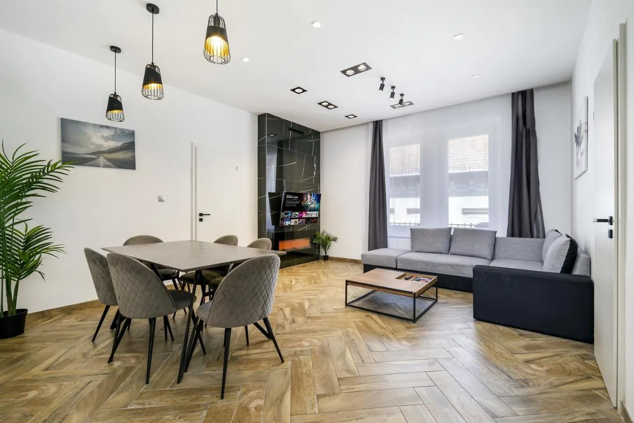 Lion 3Bedroom Apartment In Hear Of City Budapest